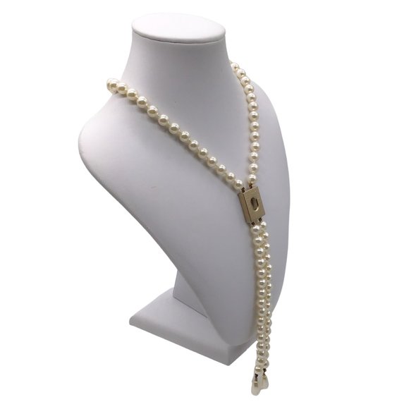 Chanel Cream 2017 Drop Pendant Pearl String Necklace - Picture 4 of 8